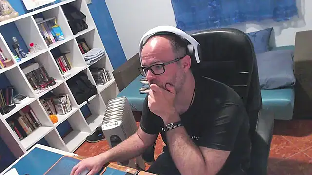 ravingr4d4 online show from April 2026 07:53:02 PM