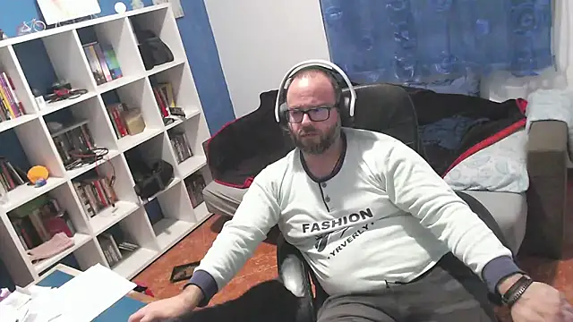 ravingr4d4 online show from November 2025 11:16:01 PM