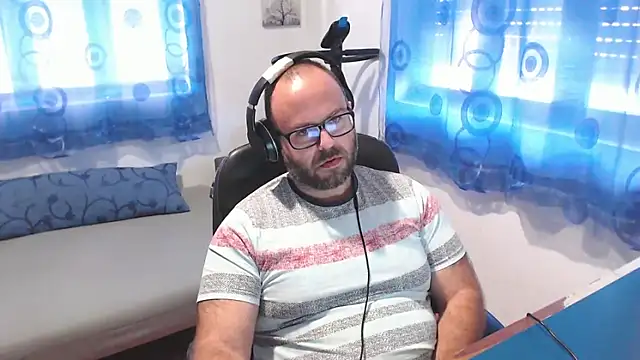 ravingr4d4 online show from October 2025 08:50:02 AM
