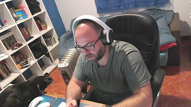 ravingr4d4 online show from March 2026 09:35:01 PM