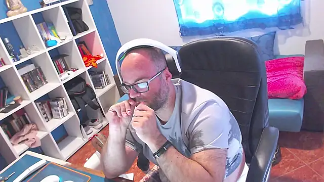 ravingr4d4 online show from June 2026 02:33:01 PM