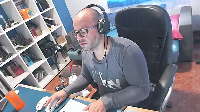 ravingr4d4 online show from September 2025 09:31:01 AM