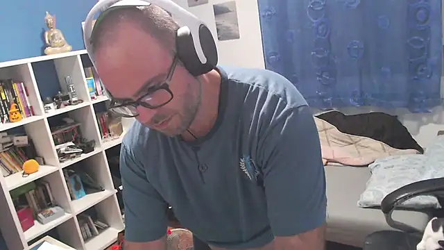 ravingr4d4 online show from November 2025 11:53:02 PM