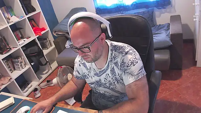 ravingr4d4 online show from May 2026 09:30:02 AM
