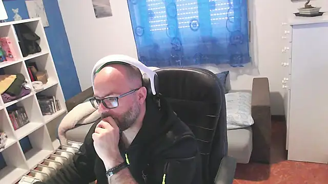 ravingr4d4 online show from March 2026 01:47:01 PM