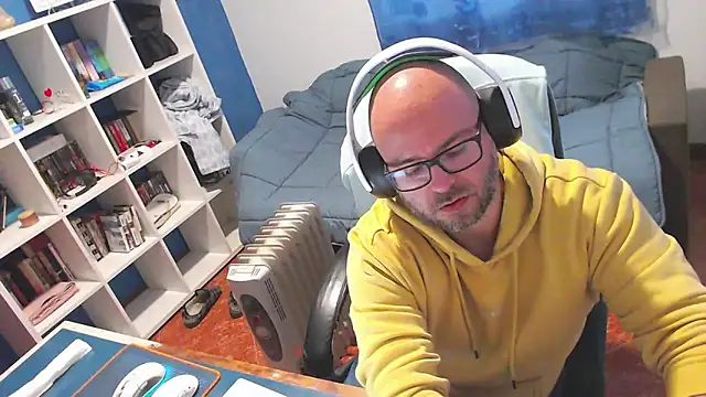 ravingr4d4 online show from April 2026 01:27:01 PM