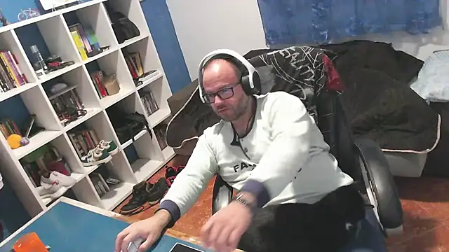 ravingr4d4 online show from November 2025 11:52:01 PM