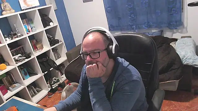 ravingr4d4 online show from November 2025 09:51:01 PM