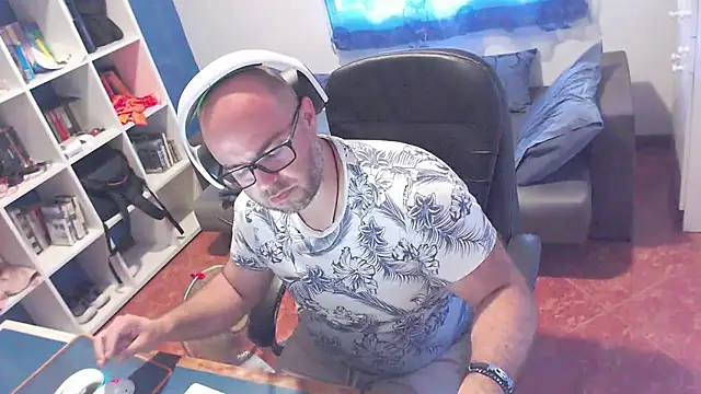 ravingr4d4 online show from May 2026 10:00:02 AM