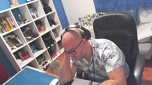 ravingr4d4 online show from October 2025 10:43:02 PM