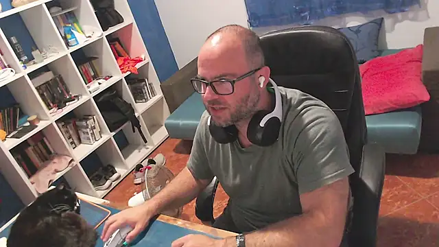 ravingr4d4 online show from June 2026 10:09:02 PM
