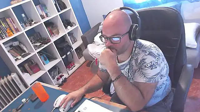 ravingr4d4 online show from October 2025 10:49:02 AM