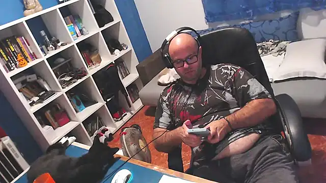 ravingr4d4 online show from October 2025 09:49:01 PM