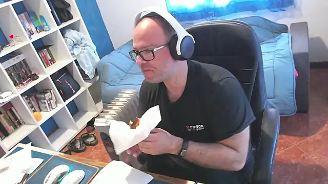 ravingr4d4 online show from March 2026 01:12:02 PM