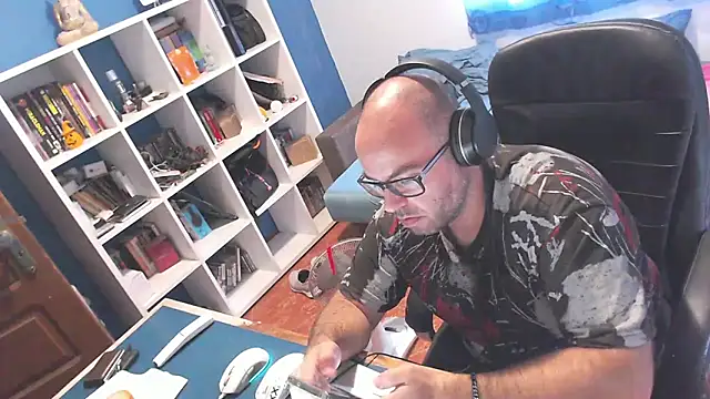 ravingr4d4 online show from September 2025 09:20:01 AM