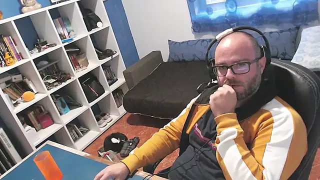 ravingr4d4 online show from October 2025 03:23:01 PM