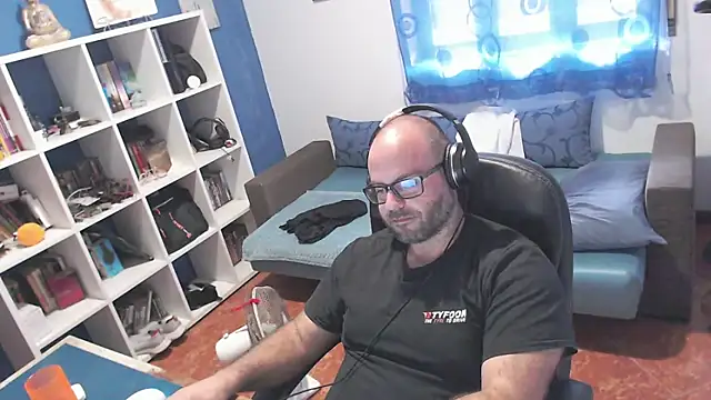 ravingr4d4 online show from October 2025 09:41:01 AM
