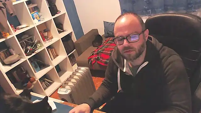 ravingr4d4 online show from March 2025 10:22:02 PM