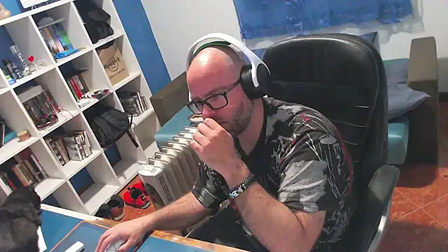 ravingr4d4 online show from April 2026 09:07:01 PM