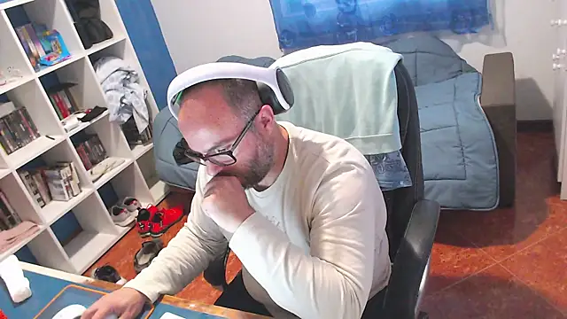 ravingr4d4 online show from May 2026 01:29:01 PM