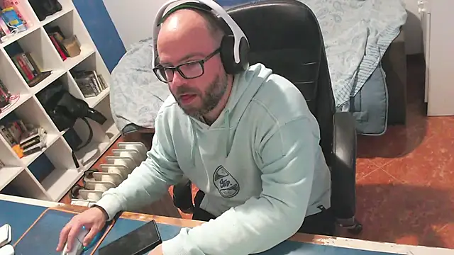 ravingr4d4 online show from March 2026 09:39:01 PM