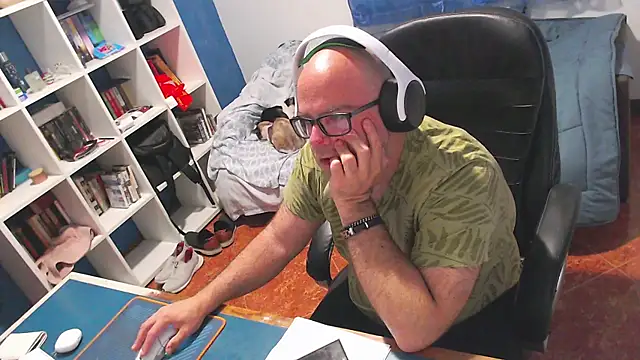 ravingr4d4 online show from May 2026 10:17:01 PM