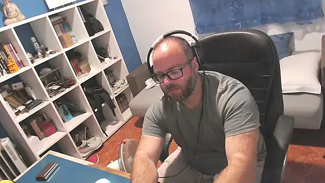 ravingr4d4 online show from September 2025 09:42:01 PM