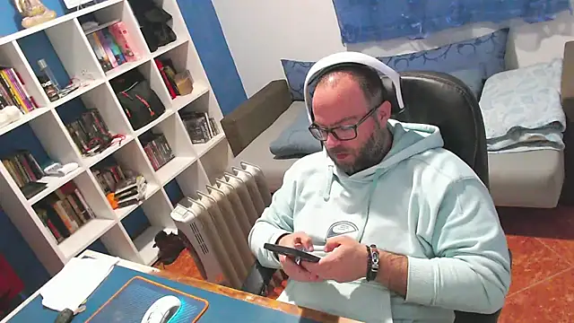 ravingr4d4 online show from March 2026 07:58:02 PM