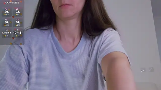 LilyRoselyn online show from October 2025 01:09:01 PM