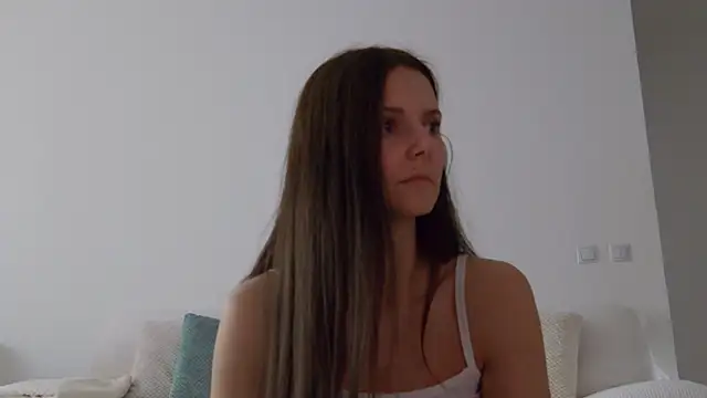 LilyRoselyn online show from November 2025 01:04:01 PM