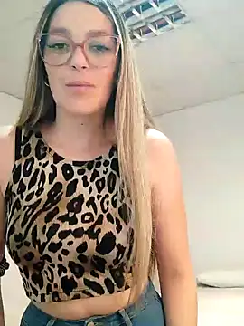 Snapshot of Daniela77771 chatting on December 2024 02:44:01 PM Daniela77771 online show from December 2024 02:44:01 PM