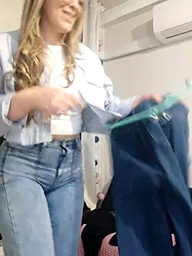 Snapshot of Daniela77771 chatting on September 2025 01:28:02 AM Daniela77771 online show from September 2025 01:28:02 AM