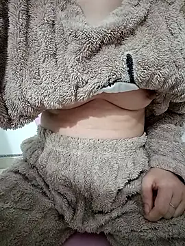 Snapshot of SweetGirl2k2 chatting on November 2025 10:57:01 PM SweetGirl2k2 online show from November 2025 10:57:01 PM