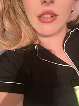 Snapshot of RoxxyDallas chatting on March 2025 10:30:02 PM RoxxyDallas online show from March 2025 10:30:02 PM