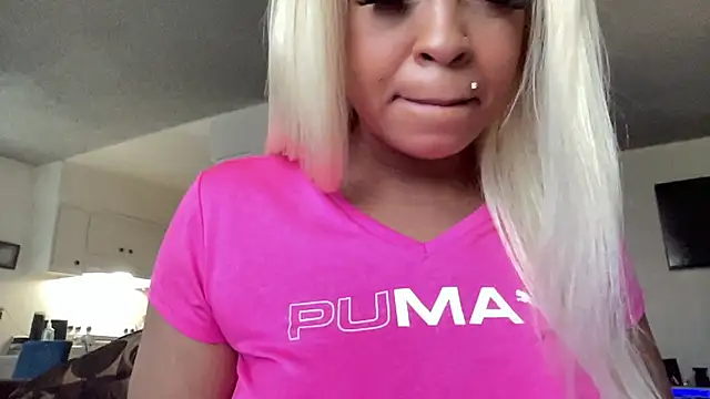 cocaNutt online show from December 2025 06:09:01 PM