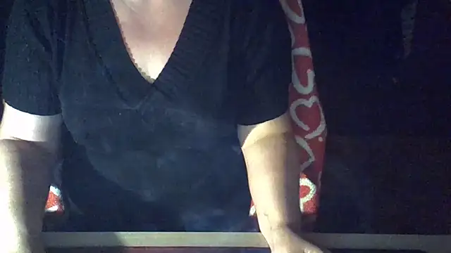 Snapshot of Silvia2277 chatting on November 2025 08:12:01 PM Silvia2277 online show from November 2025 08:12:01 PM