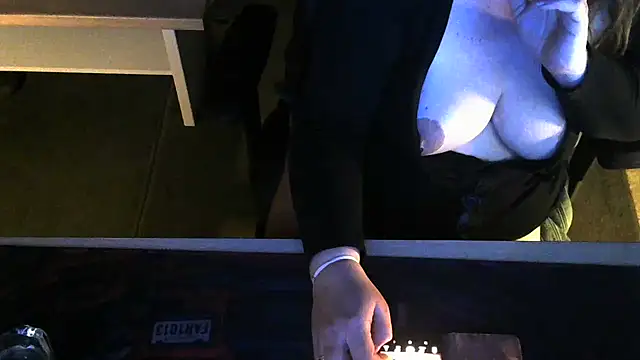 Silvia2277 online show from March 2026 10:15:02 PM