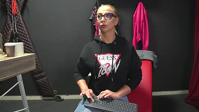 CelineConner online show from September 2025 04:07:02 AM