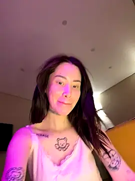Snapshot of Yunasi chatting on September 2025 02:02:01 PM Yunasi online show from September 2025 02:02:01 PM