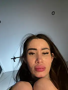 Snapshot of Yunasi chatting on January 2025 08:17:01 PM Yunasi online show from January 2025 08:17:01 PM