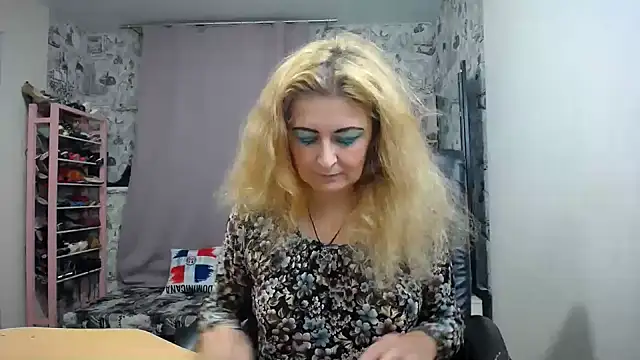 Helen1974 online show from October 2025 09:38:01 PM