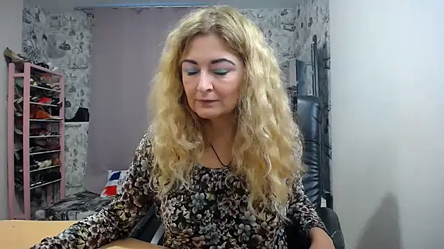 Helen1974 online show from October 2025 12:37:02 PM