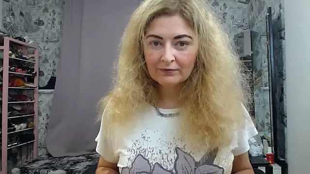 Helen1974 online show from October 2025 01:28:01 AM