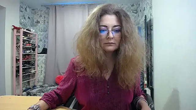 Helen1974 online show from May 2026 02:14:01 PM