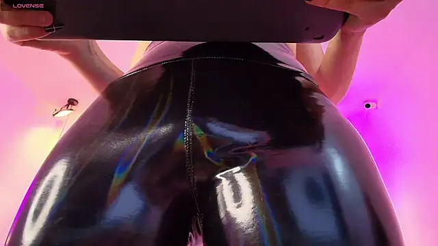 bellablack27 online show from April 2026 08:01:02 PM