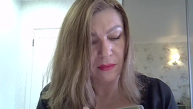 Snapshot of Alexandra-Rosee chatting on November 2025 06:25:01 AM Alexandra-Rosee online show from November 2025 06:25:01 AM