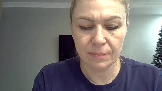 Snapshot of Alexandra-Rosee chatting on December 2025 07:05:02 PM Alexandra-Rosee online show from December 2025 07:05:02 PM