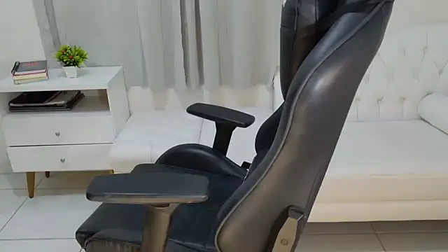 ANNA------ online show from November 2025 04:44:01 AM