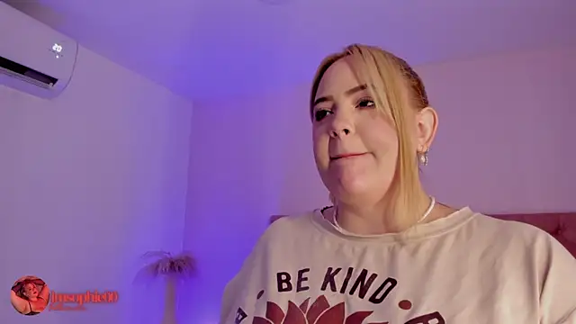 Snapshot of sophiarossee_ chatting on November 2025 12:42:01 PM sophiarossee online show from November 2025 12:42:01 PM