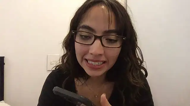 Snapshot of Sophi__a chatting on January 2026 01:12:02 AM Sophi a online show from January 2026 01:12:02 AM